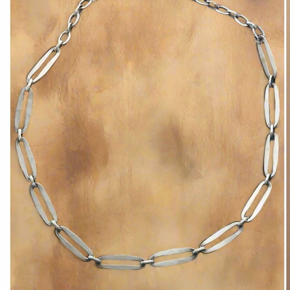 Link By Link Necklace

Elegant Silver Chain Necklace